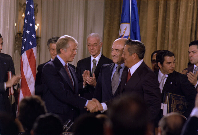Jimmy_Carter_and_General_Omar_Torrijos_signing_the_Panama_Canal_Treaty