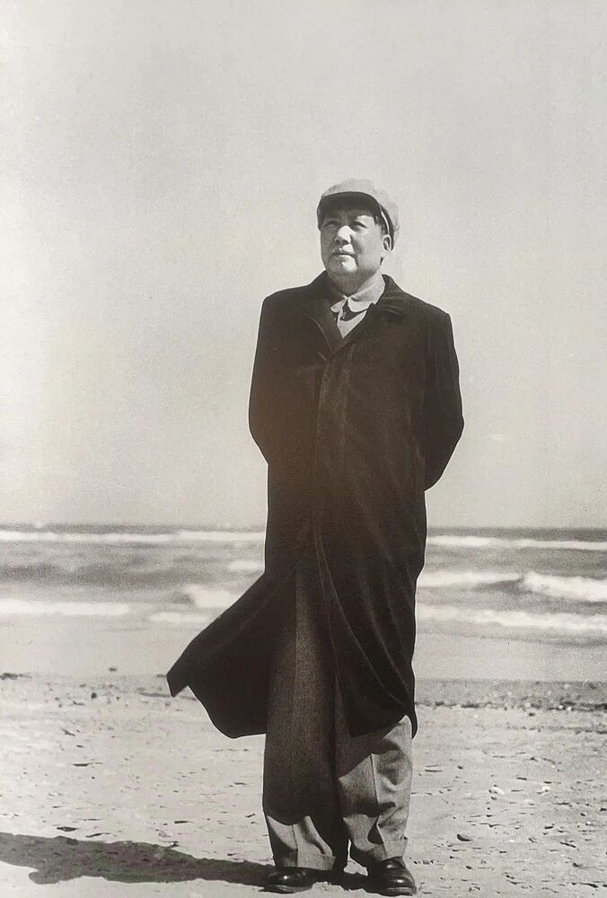 Chairman Mao at Beidaihe