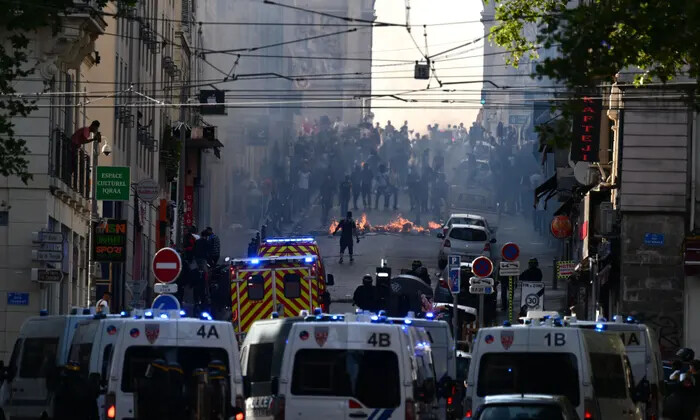 On Friday, June 30, protesters clashed with riot police near the Aixenomen area in Marseille. Source: AFP/Getty Images